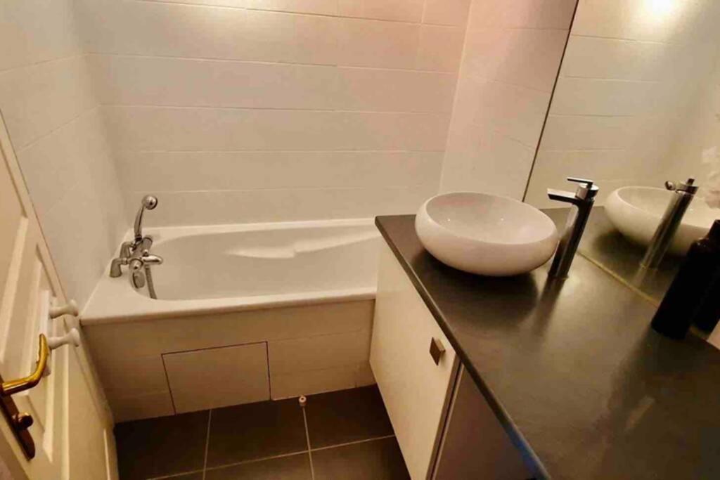 Tichnich Appartement - 2 Bedrooms - 1 Min Away From Train Station Annemasse Εξωτερικό φωτογραφία
